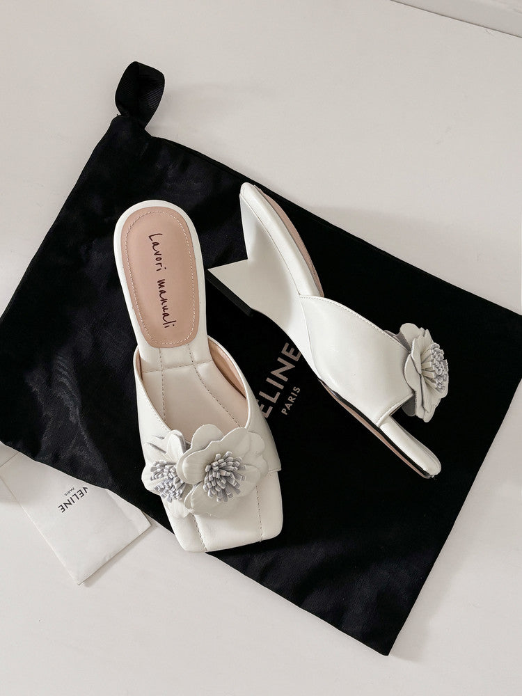 Karin Luna In Stock Spot Goods Camellia Classic style retro square toe shaped heel slippers