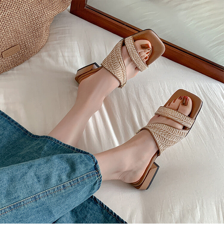 Karin Luna Full of casual charm~ Irregular Weaving Design Flat Slippers