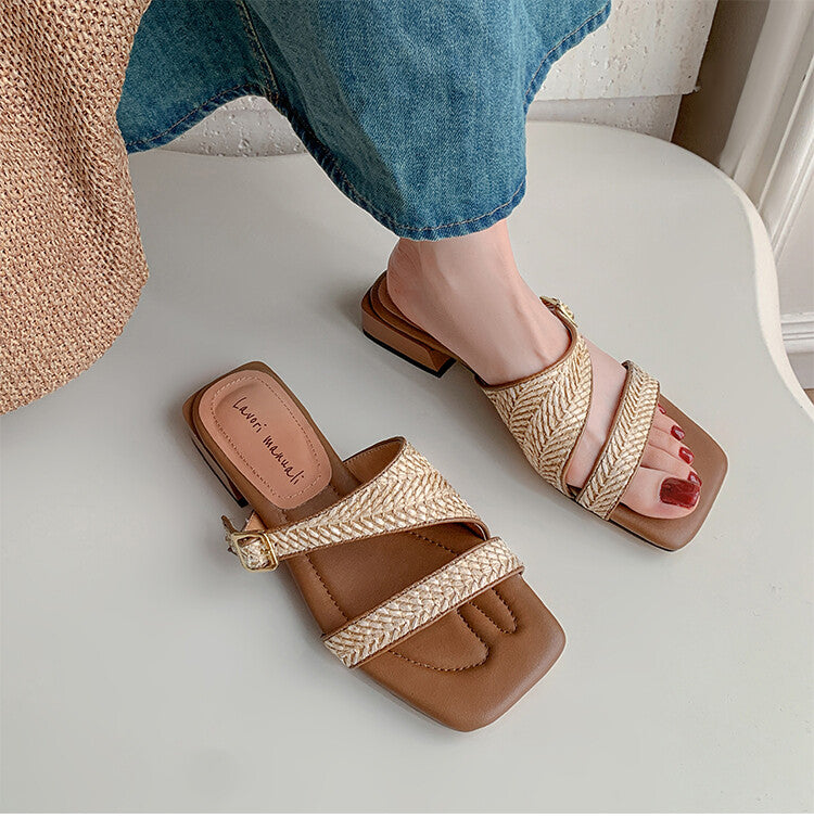 Karin Luna Full of casual charm~ Irregular Weaving Design Flat Slippers