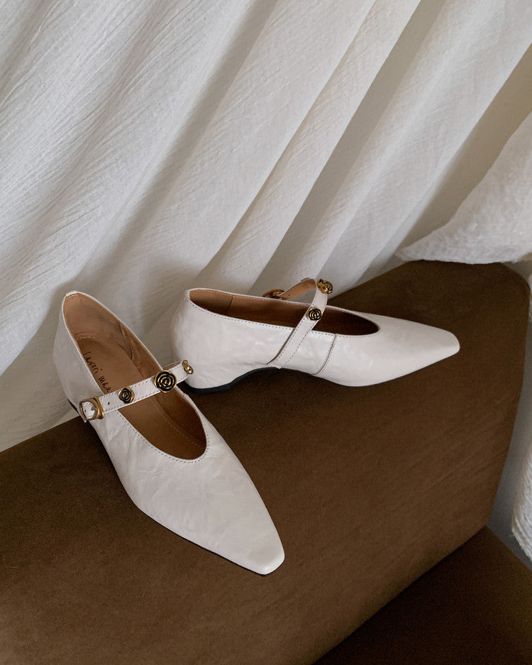 Karin Luna In Stock Spot Goods    Retro Classic Metal Camellia Irregular Heel Single Shoes
