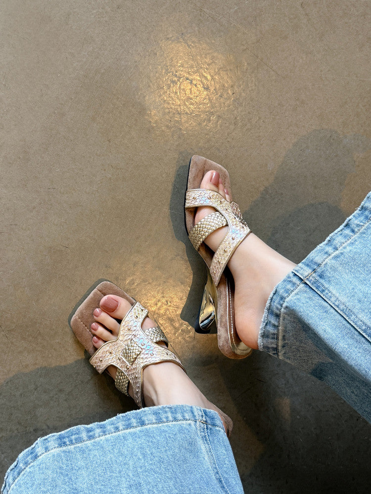 Karin Luna Fish Skin Series~ Hot-selling Square-Toe Slippers with Built-in Traffic