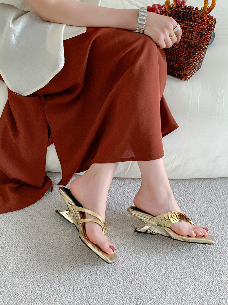 Karin Luna Exquisite Daughter~t Footrest with Rhinestones for a Sofa-like Feel  Sequin Flip-Flops