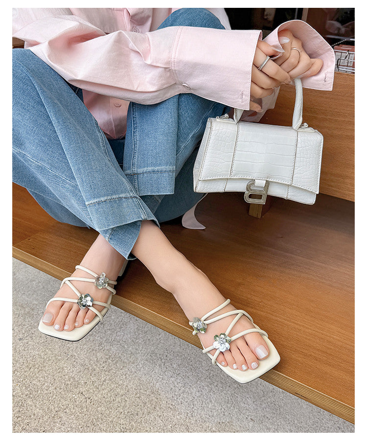 Karin Luna In Stock    Spot Goods    Square Toe One-Strap Sequin Flower Flat Slippers