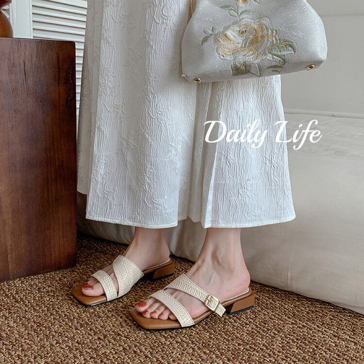 Karin Luna Full of casual charm~ Irregular Weaving Design Flat Slippers