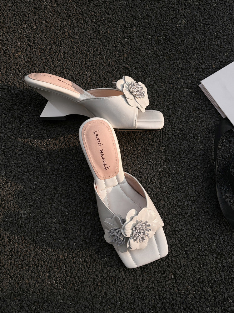 Karin Luna In Stock Spot Goods Camellia Classic style retro square toe shaped heel slippers