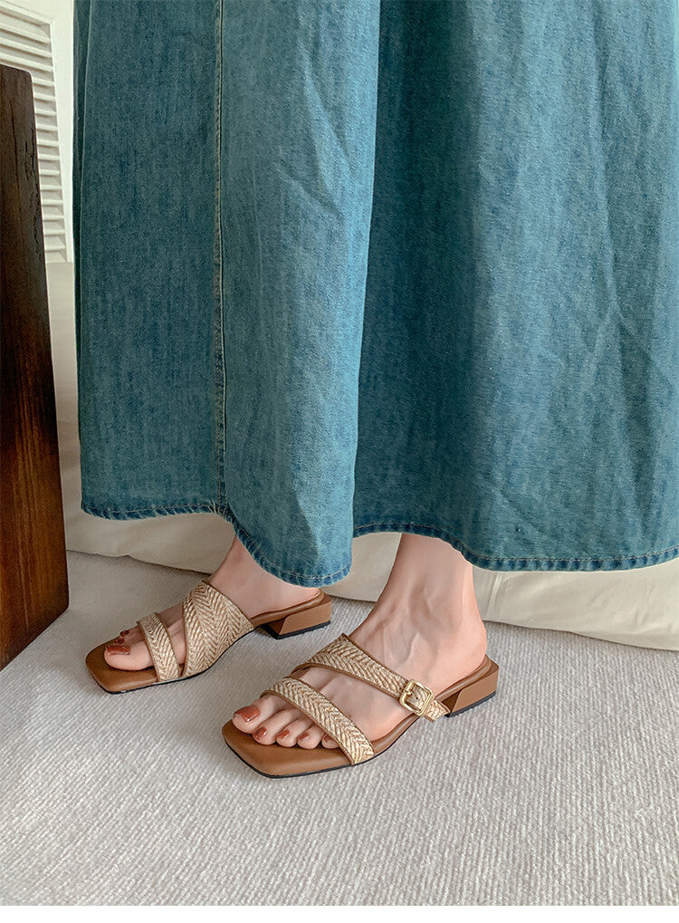 Karin Luna Full of casual charm~ Irregular Weaving Design Flat Slippers