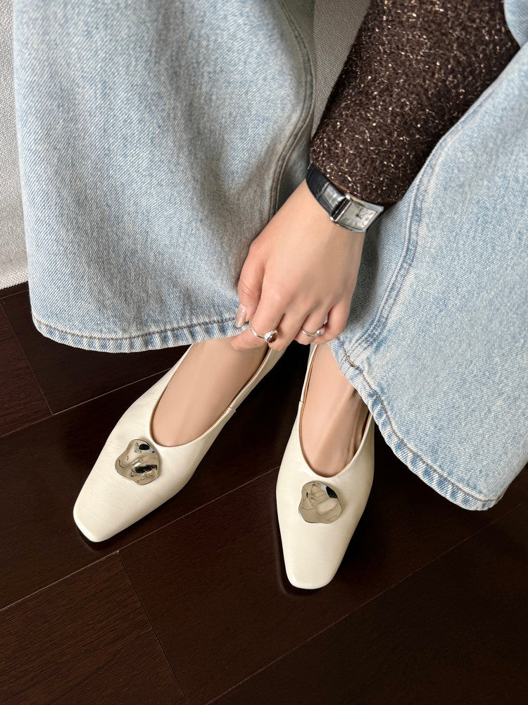 Karin Luna In Stock Spot Goods  Small Metal Decoration Thick Heel Single Shoes