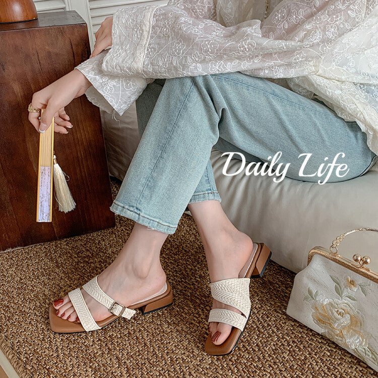 Karin Luna Full of casual charm~ Irregular Weaving Design Flat Slippers