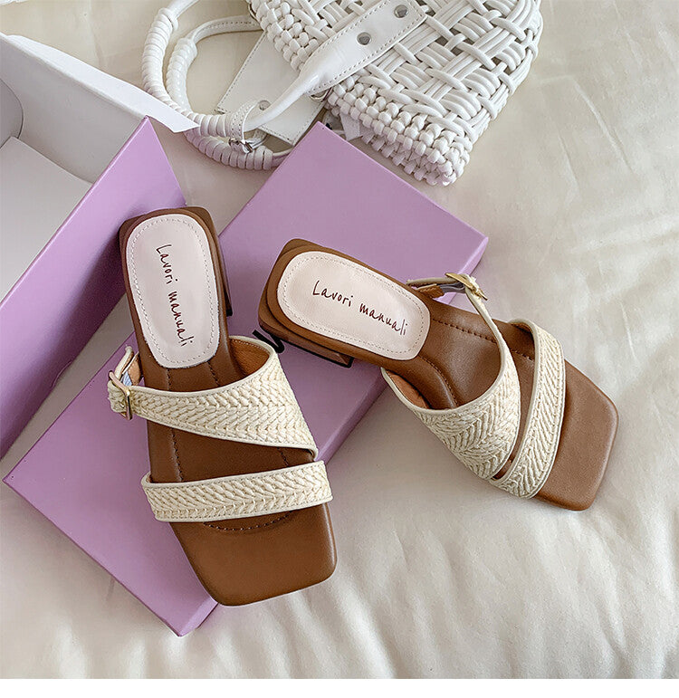 Karin Luna Full of casual charm~ Irregular Weaving Design Flat Slippers