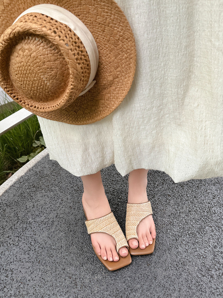 Karin Luna Bestseller Popular New Image  Comes with data plan included Resort Style Toe Clip Sandals
