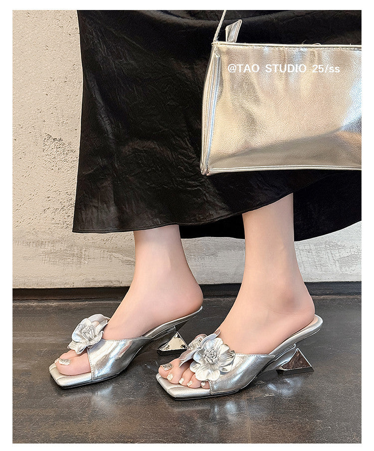 Karin Luna In Stock Spot Goods Camellia Classic style retro square toe shaped heel slippers