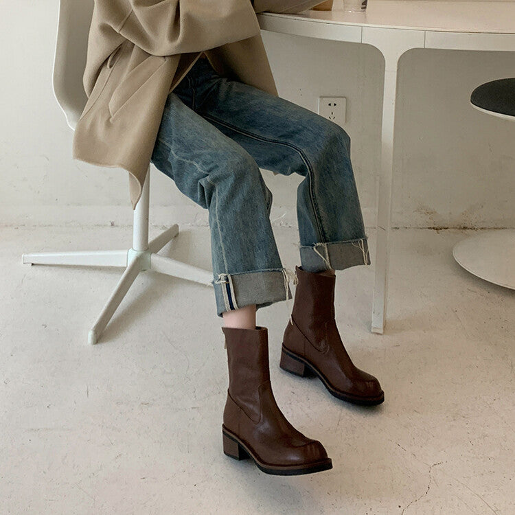 Karin Luna In Stock Spot Goods  Full-grain leather inside and out   Minimalist Texture  Round Toe Flat Bottom Basic Short Boots