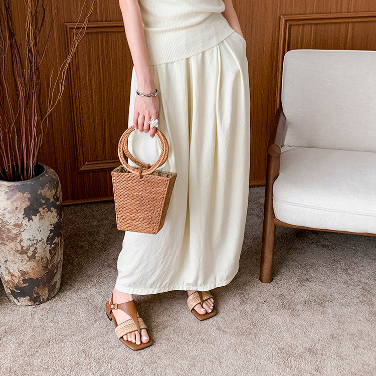 Karin Luna Classic Style  In stock  Basic versatile vacation style thong sandals