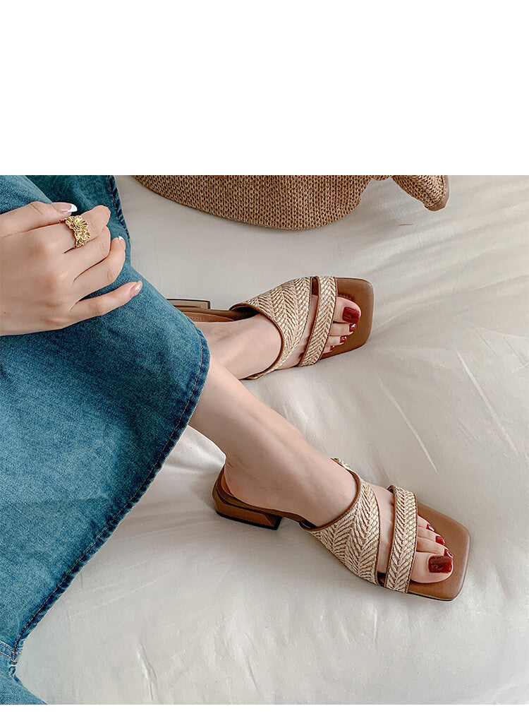 Karin Luna Full of casual charm~ Irregular Weaving Design Flat Slippers