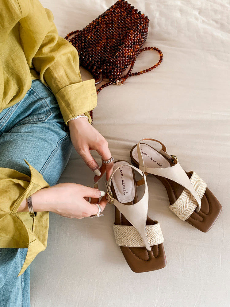 Karin Luna Classic Style  In stock  Basic versatile vacation style thong sandals
