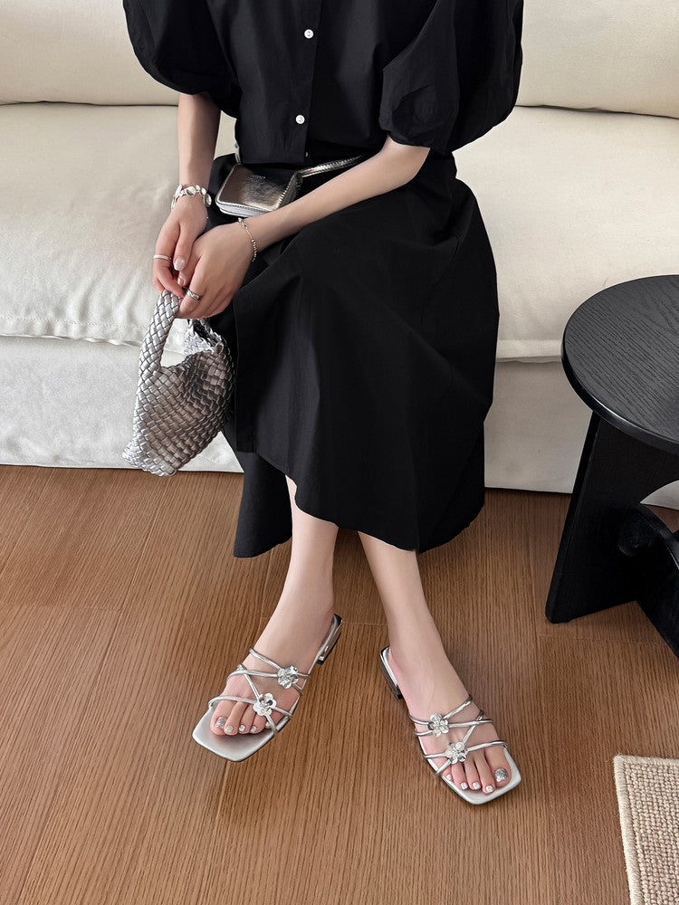 Karin Luna In Stock    Spot Goods    Square Toe One-Strap Sequin Flower Flat Slippers