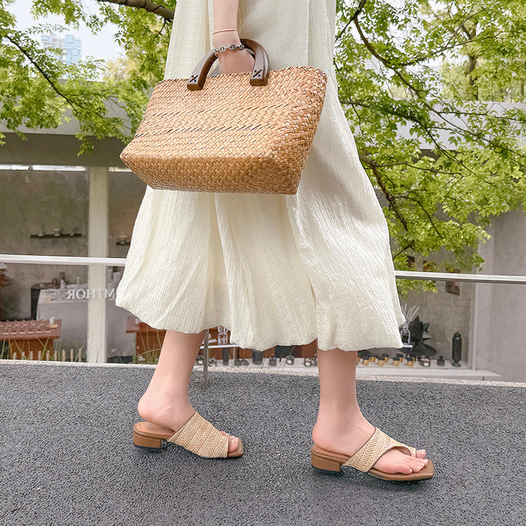 Karin Luna Bestseller Popular New Image  Comes with data plan included Resort Style Toe Clip Sandals
