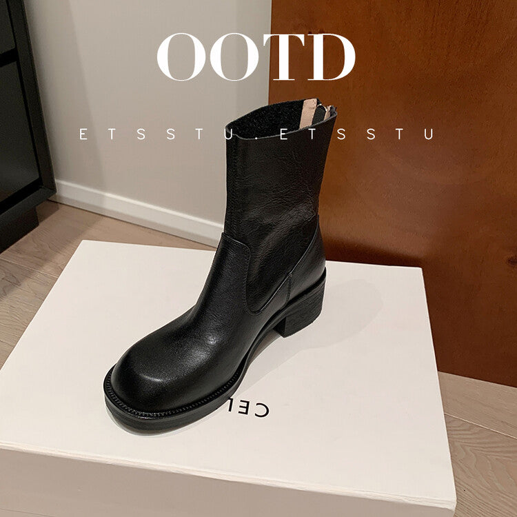 Karin Luna In Stock Spot Goods  Full-grain leather inside and out   Minimalist Texture  Round Toe Flat Bottom Basic Short Boots