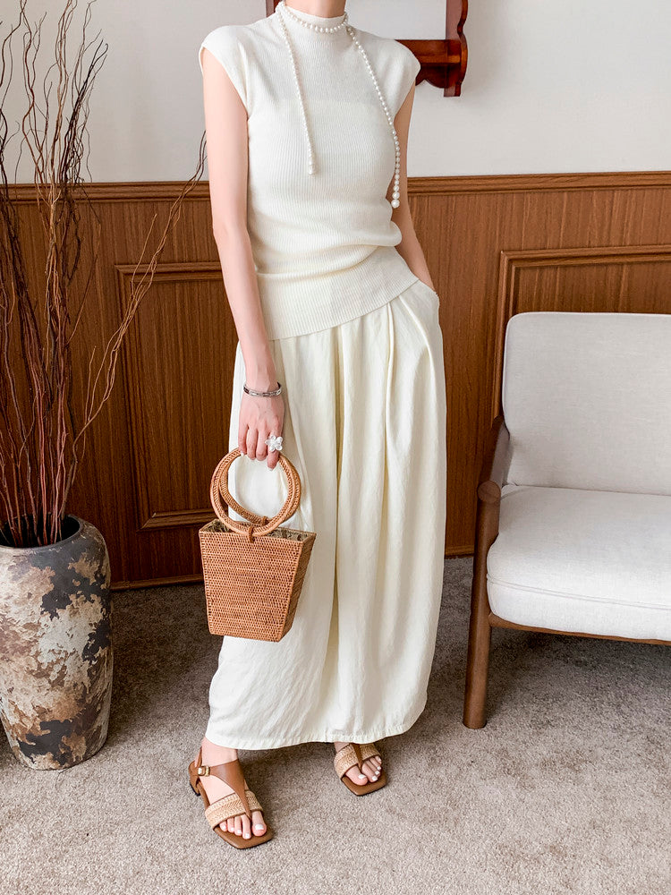Karin Luna Classic Style  In stock  Basic versatile vacation style thong sandals