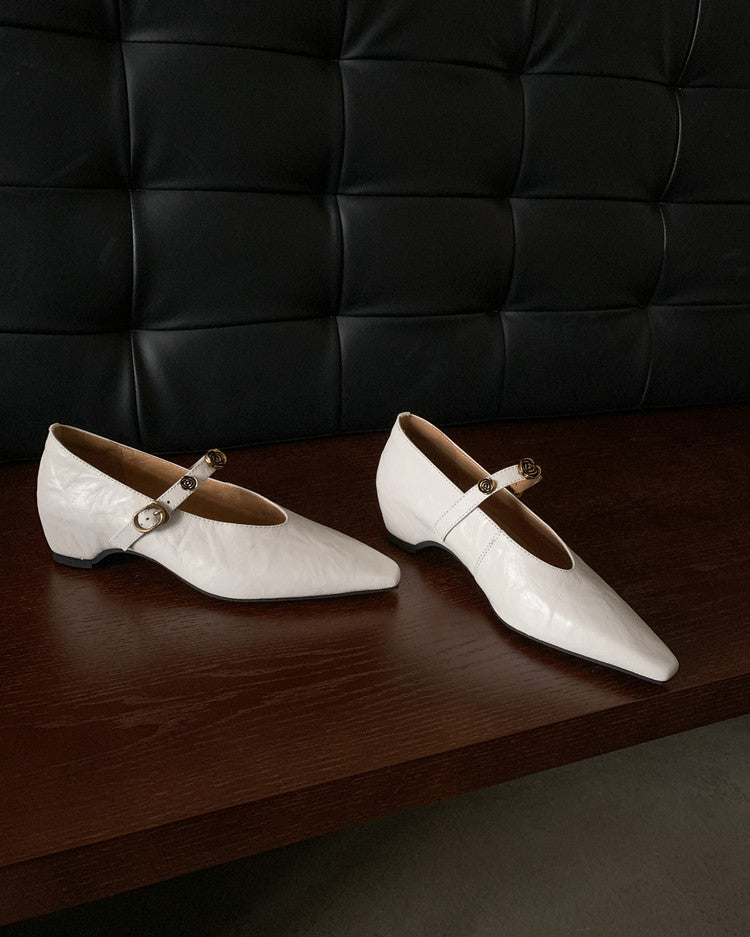 Karin Luna In Stock Spot Goods    Retro Classic Metal Camellia Irregular Heel Single Shoes