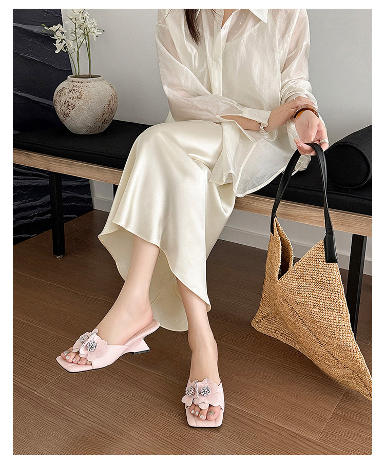 Karin Luna In Stock Spot Goods Camellia Classic style retro square toe shaped heel slippers