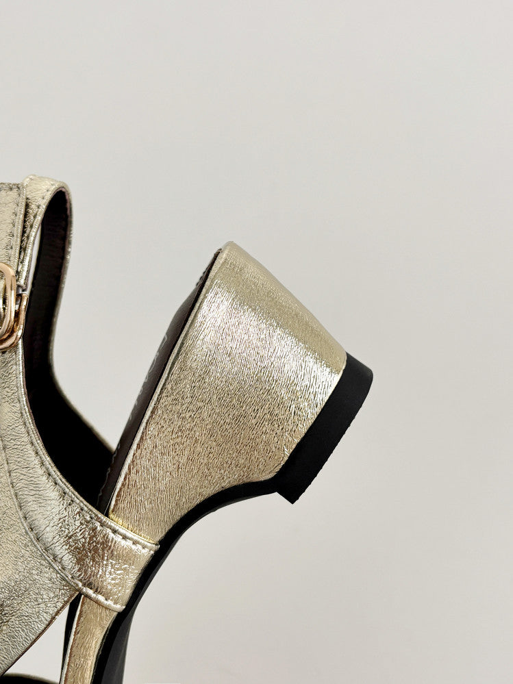 Karin Luna French Retro Wrinkled Small Square Toe Elegant Closed-Toe Sandals