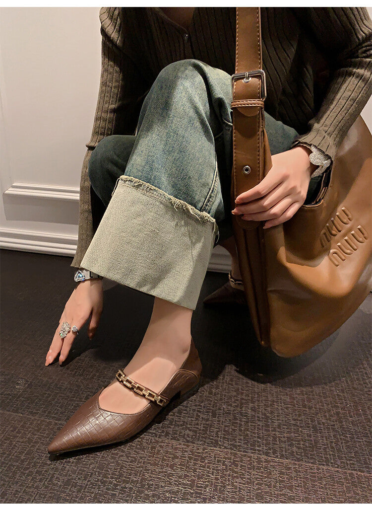 Karin Luna has prepared stock  Metal Fasteners Commuting Style Pointed Toe Chunky Heel Stone Pattern Large Single Shoes