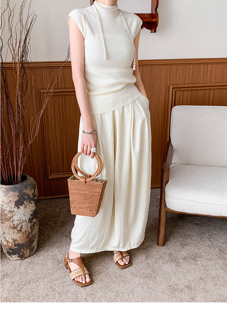 Karin Luna Classic Style  In stock  Basic versatile vacation style thong sandals