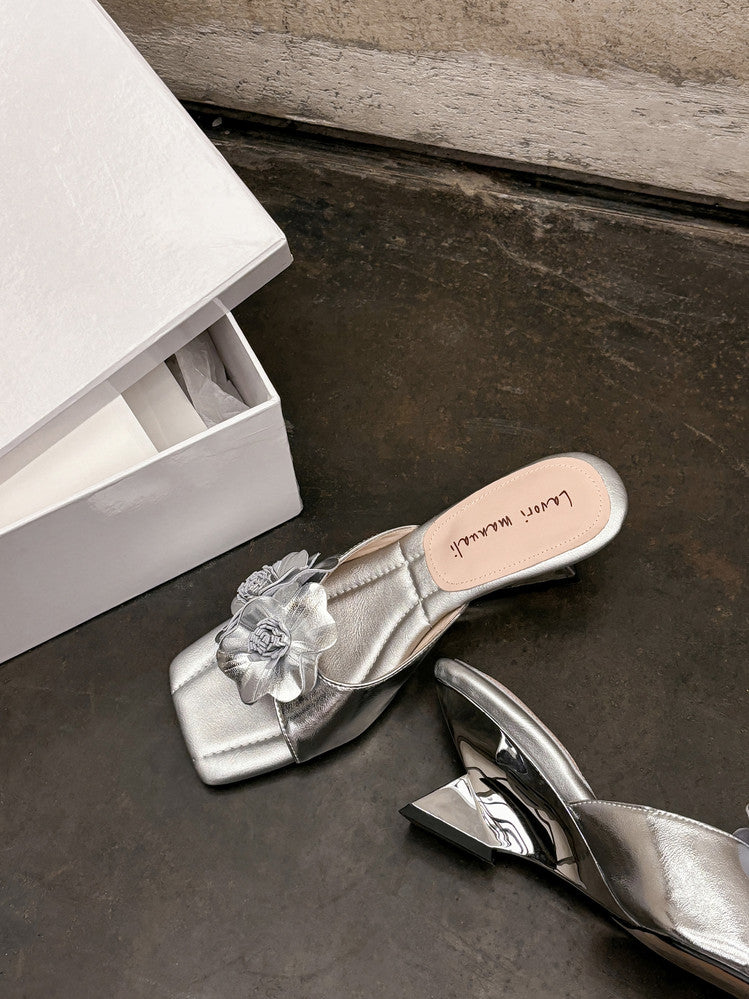 Karin Luna In Stock Spot Goods Camellia Classic style retro square toe shaped heel slippers