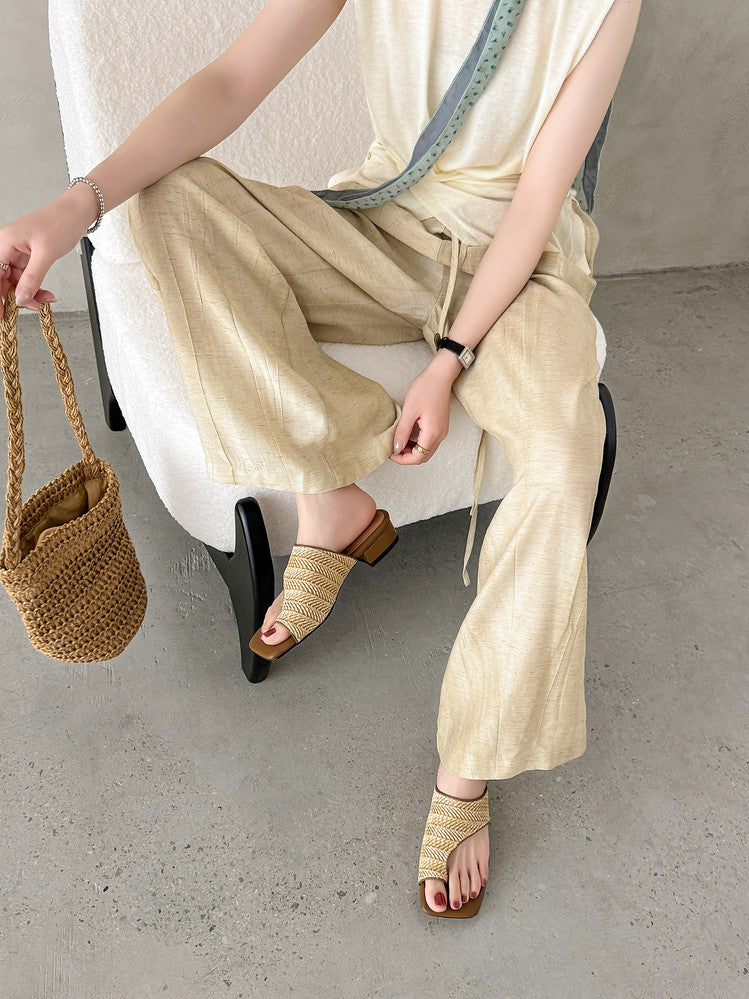 Karin Luna Bestseller Popular New Image  Comes with data plan included Resort Style Toe Clip Sandals