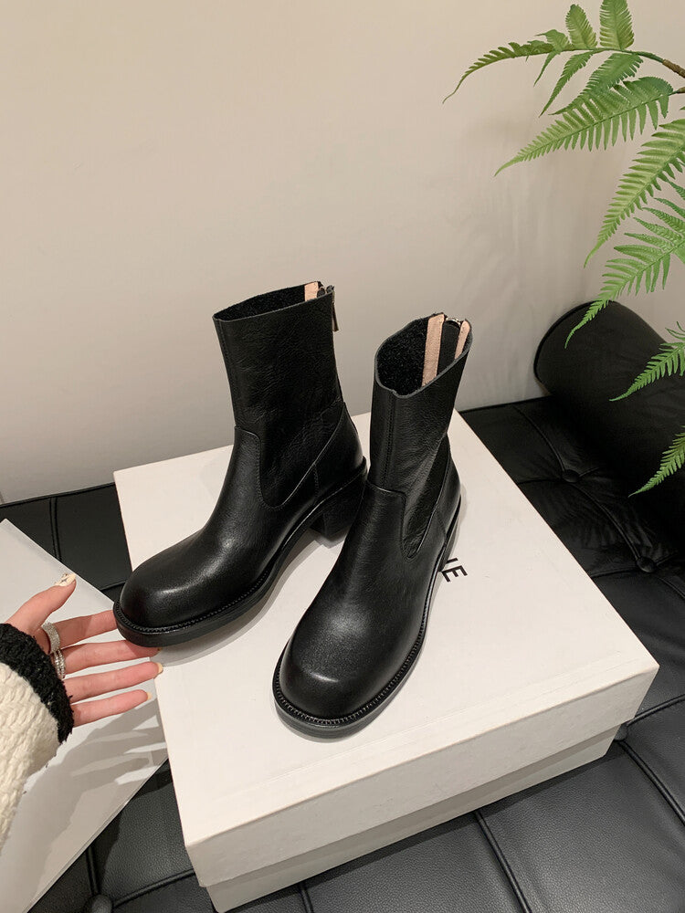Karin Luna In Stock Spot Goods  Full-grain leather inside and out   Minimalist Texture  Round Toe Flat Bottom Basic Short Boots