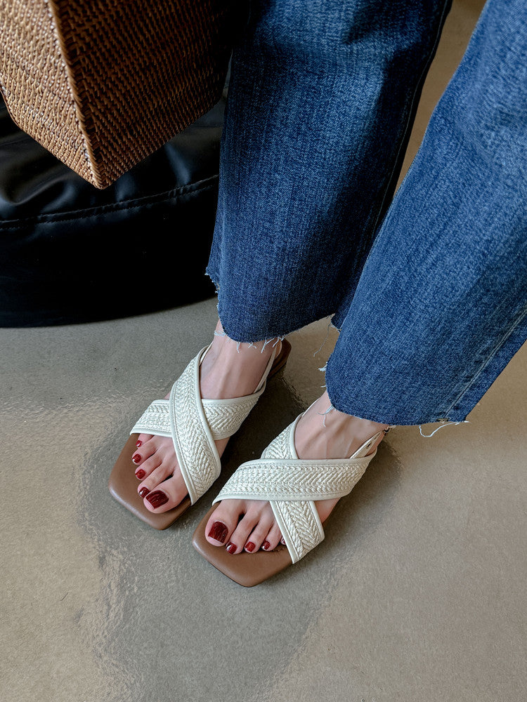 Karin Luna In Stock  Spot Goods Woven Style  Cross-strap Vacation Style Flat Sandals