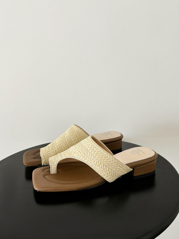 Karin Luna Bestseller Popular New Image  Comes with data plan included Resort Style Toe Clip Sandals