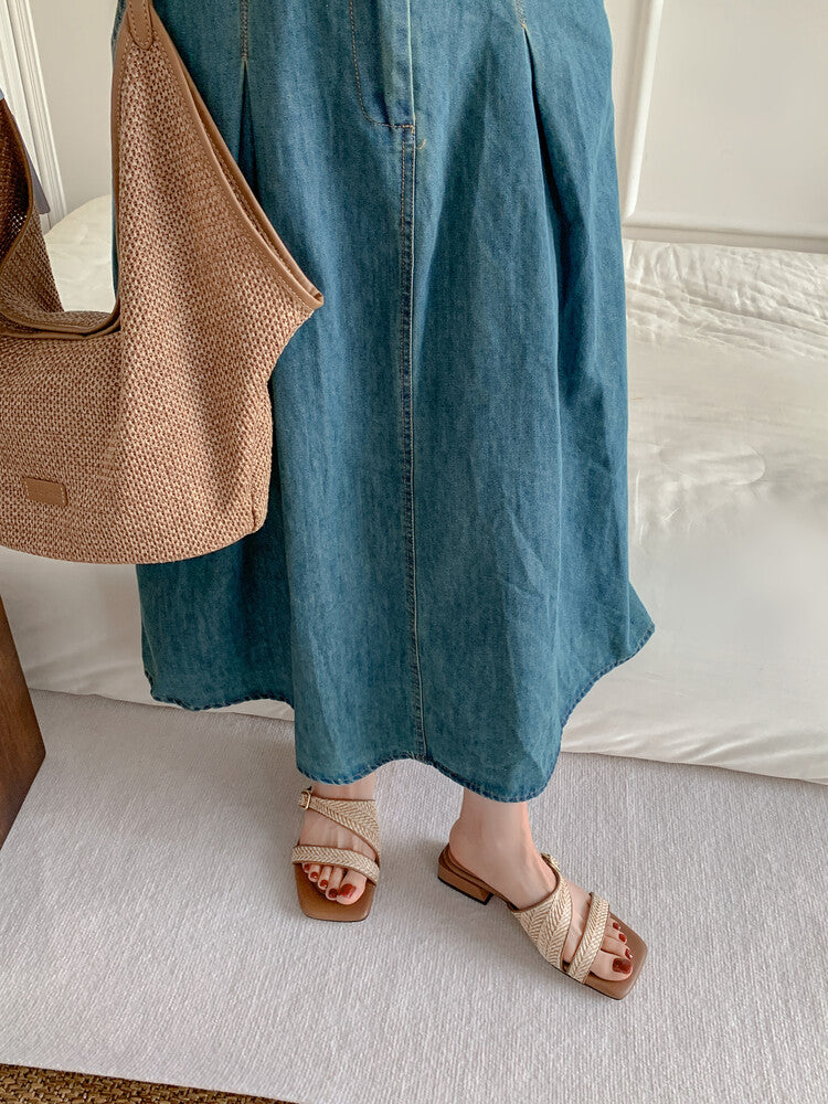 Karin Luna Full of casual charm~ Irregular Weaving Design Flat Slippers