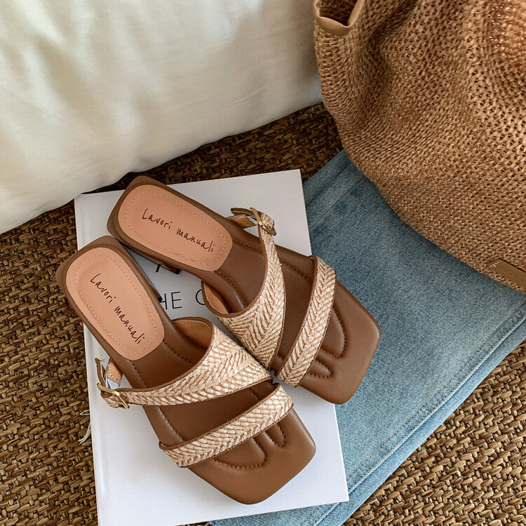 Karin Luna Full of casual charm~ Irregular Weaving Design Flat Slippers
