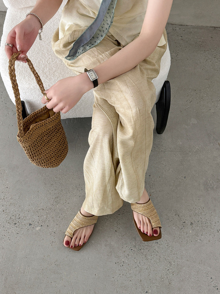 Karin Luna Bestseller Popular New Image  Comes with data plan included Resort Style Toe Clip Sandals