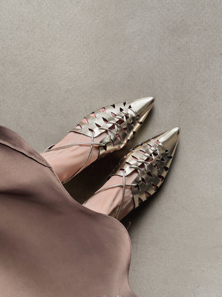 Karin Luna Braided Style ~Cross-woven Pointed Toe Closed-toe Sandals