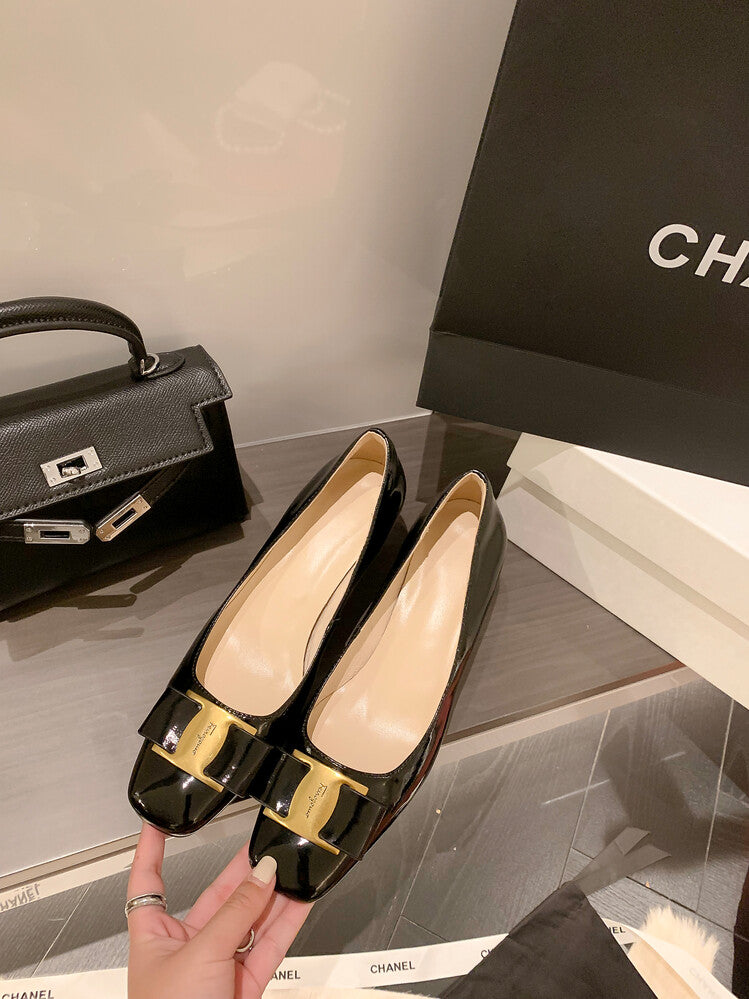 Karin Luna In Stock Spot Goods Classic Bestseller Ferragamo Full Leather Inside and Out Commuting Four Seasons Can Be Worn！