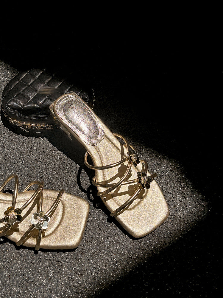 Karin Luna In Stock    Spot Goods    Square Toe One-Strap Sequin Flower Flat Slippers