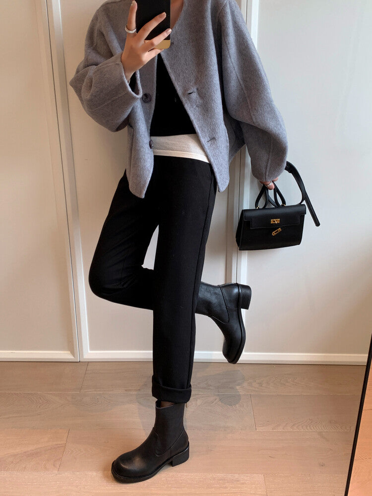 Karin Luna In Stock Spot Goods  Full-grain leather inside and out   Minimalist Texture  Round Toe Flat Bottom Basic Short Boots