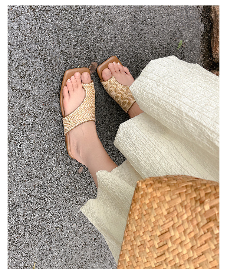 Karin Luna Bestseller Popular New Image  Comes with data plan included Resort Style Toe Clip Sandals