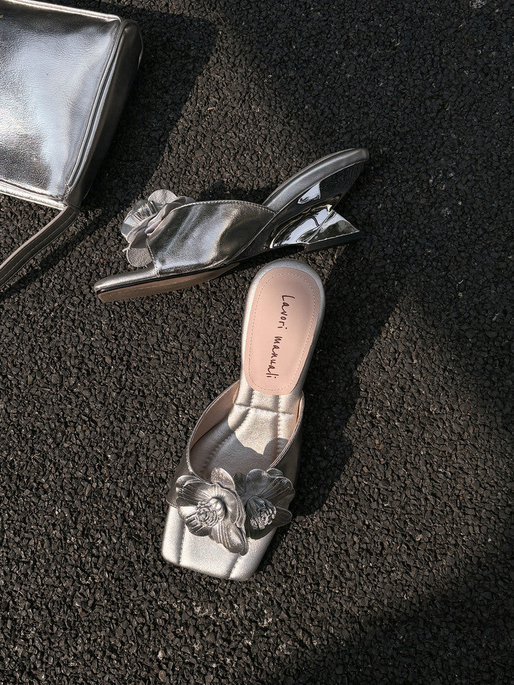 Karin Luna In Stock Spot Goods Camellia Classic style retro square toe shaped heel slippers