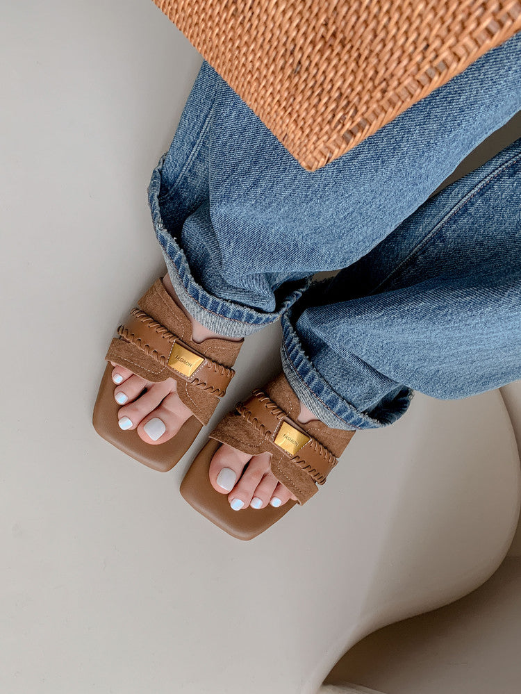 Karin Luna Hot Item Hot Item Comes with data plan included Flat woven style slippers