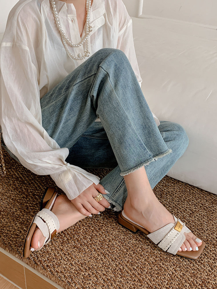 Karin Luna Hot Item Hot Item Comes with data plan included Flat woven style slippers