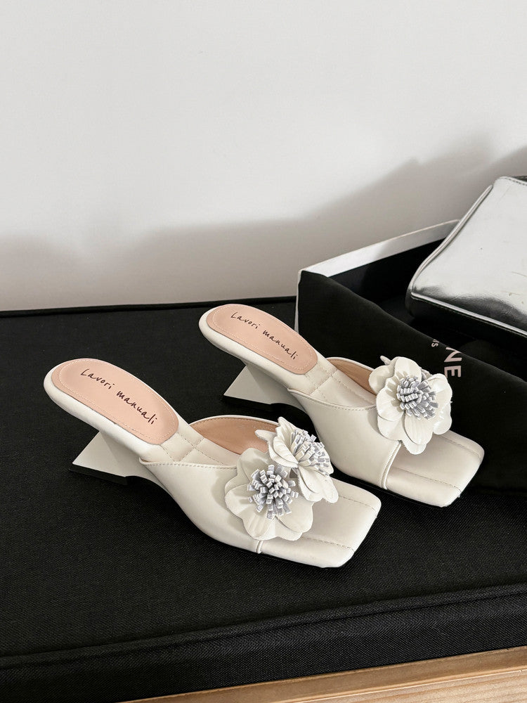 Karin Luna In Stock Spot Goods Camellia Classic style retro square toe shaped heel slippers