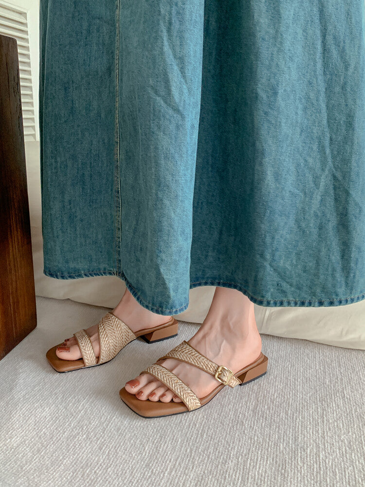 Karin Luna Full of casual charm~ Irregular Weaving Design Flat Slippers