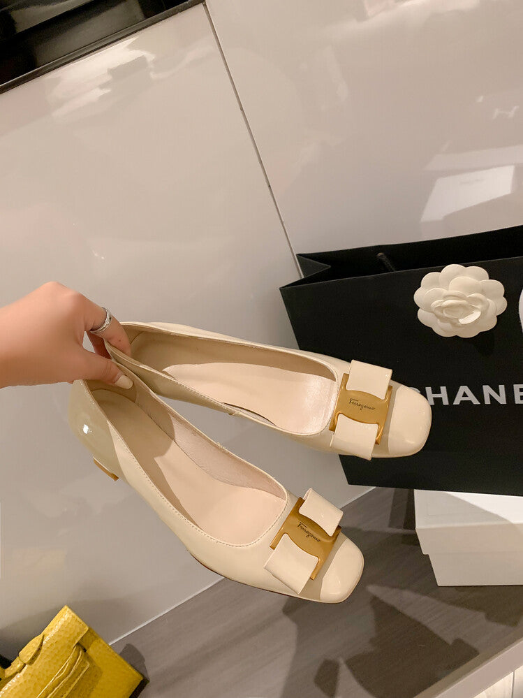 Karin Luna In Stock Spot Goods Classic Bestseller Ferragamo Full Leather Inside and Out Commuting Four Seasons Can Be Worn！