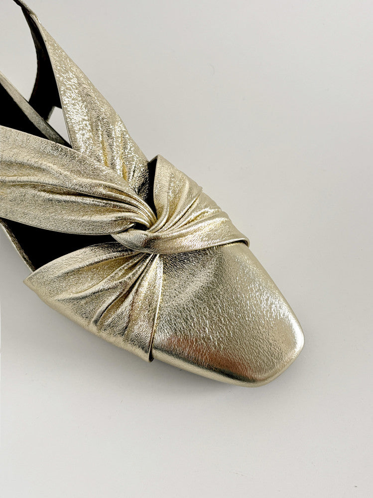 Karin Luna French Retro Wrinkled Small Square Toe Elegant Closed-Toe Sandals