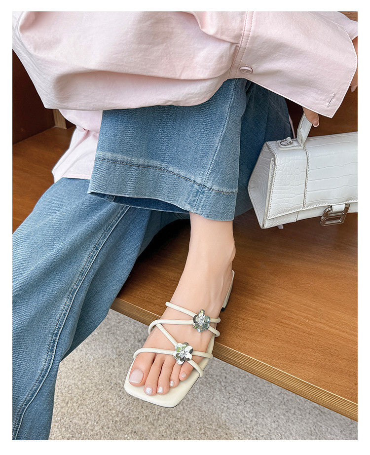 Karin Luna In Stock    Spot Goods    Square Toe One-Strap Sequin Flower Flat Slippers